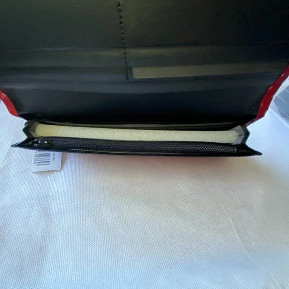 Inden Japanese Designer Handmade Lacquered Red Leather Heart Wallet - Picture 6 of 13